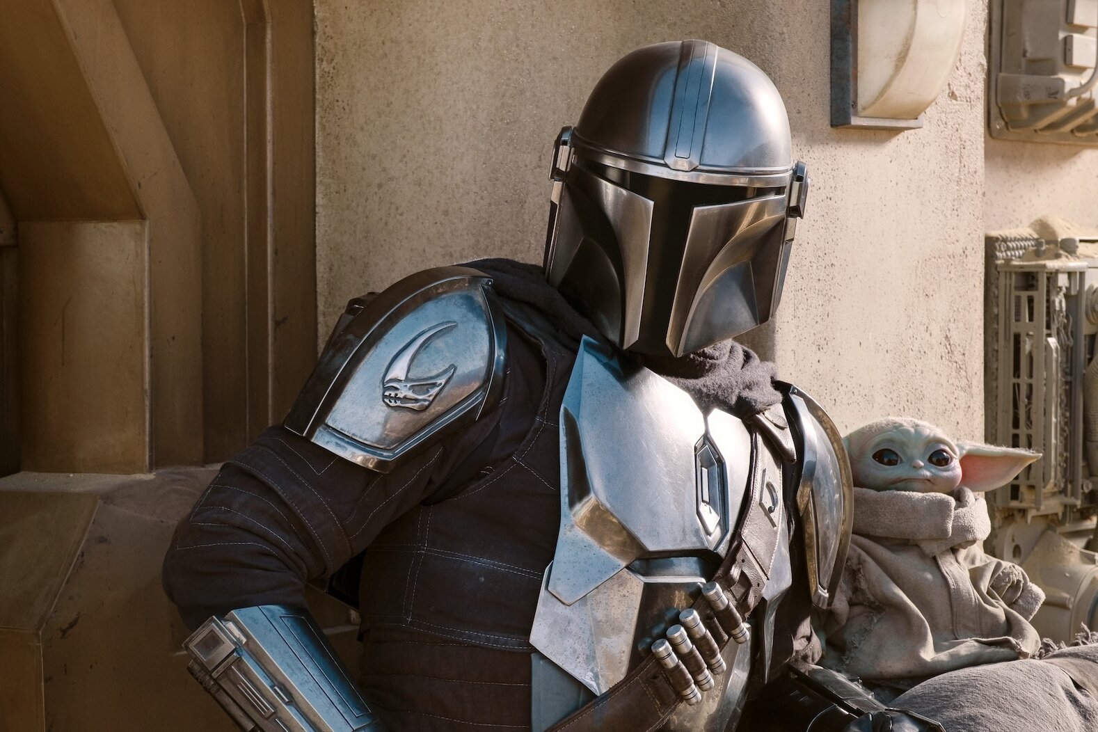 The Mandalorian (Pedro Pascal) och The Child. Foto: Disney+