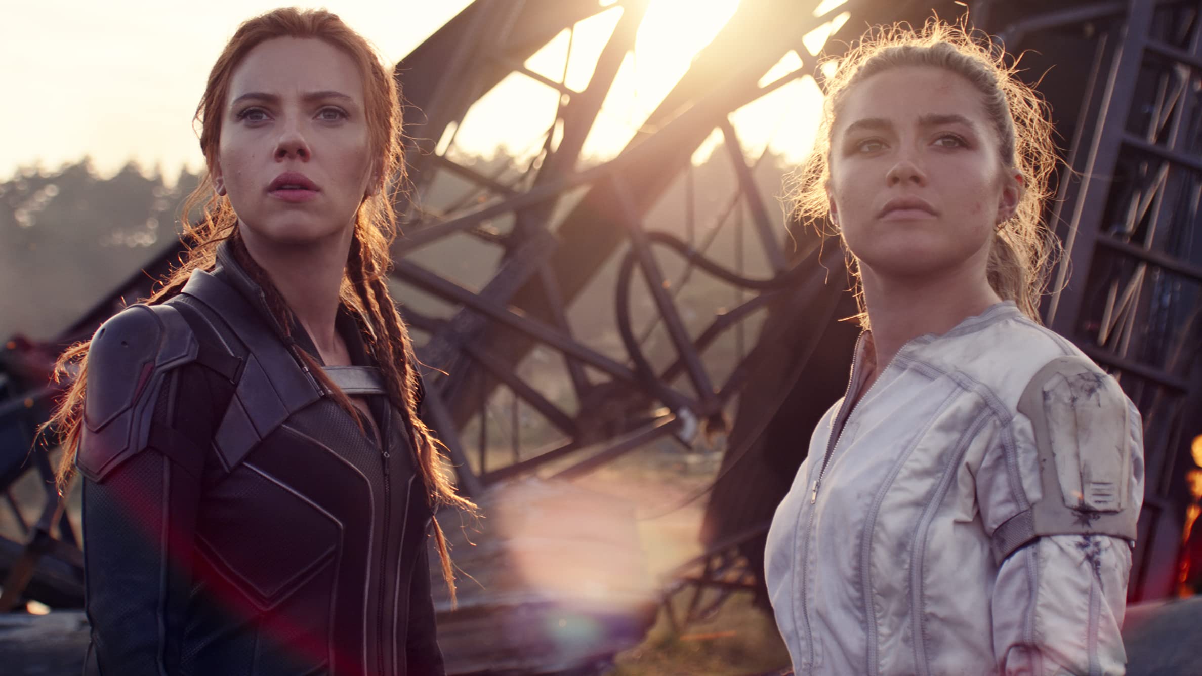 Scarlett Johansson och Florence Pugh i Black Widow – Födelsedagsextra: De 8 bästa filmerna med Florence Pugh