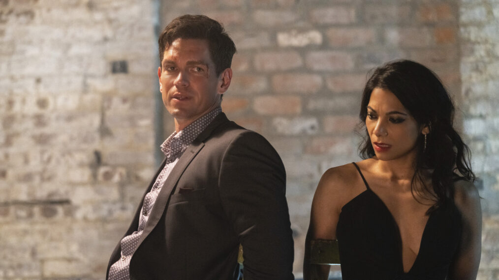 Och priset för sämt personkemi går tilll... Steve Howey och Ginger Gonzaga i True Lies. Foto: Disney +.