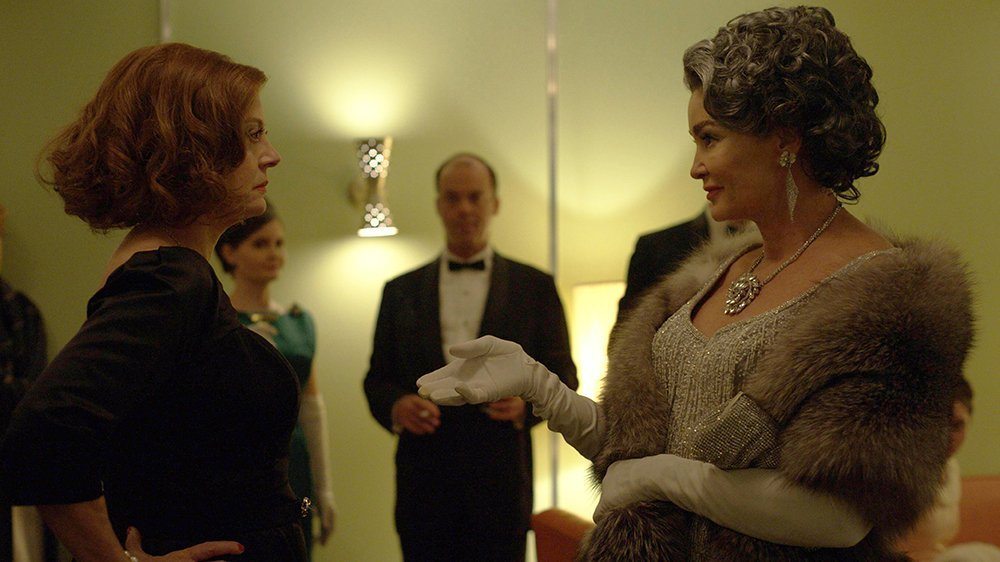 Susan Sarandon som Betty Davis och Jessica Lange som Joan Crawford i "Feud: Bette and Joan", en av de bästa tv-serierna 2017.