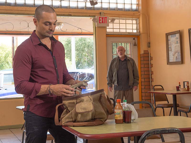 Michael Mando och Jonathan Banks i Better Call Saul