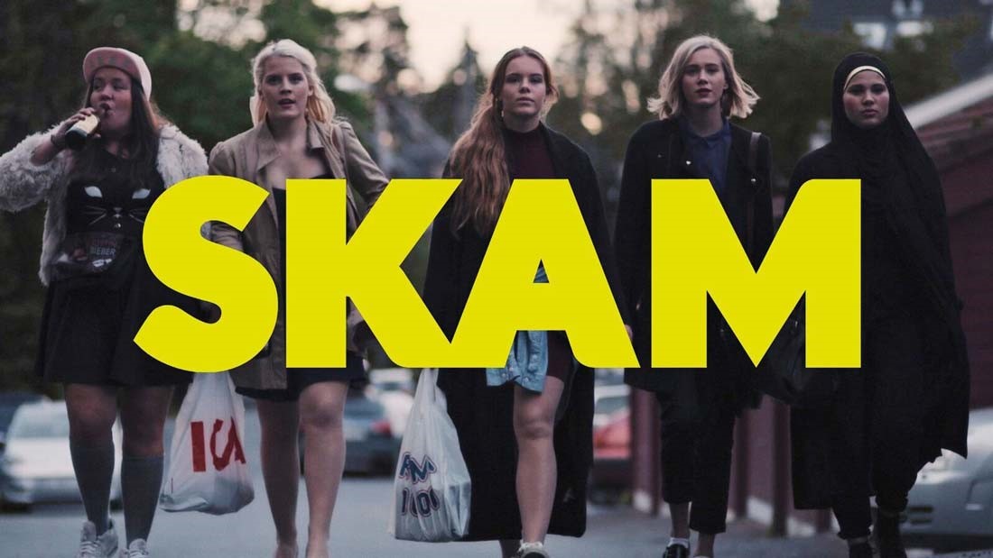 En bild på tjejgänget i "SKAM". Den ikoniska gula loggan SKAM kan snart heta SHAME istället.