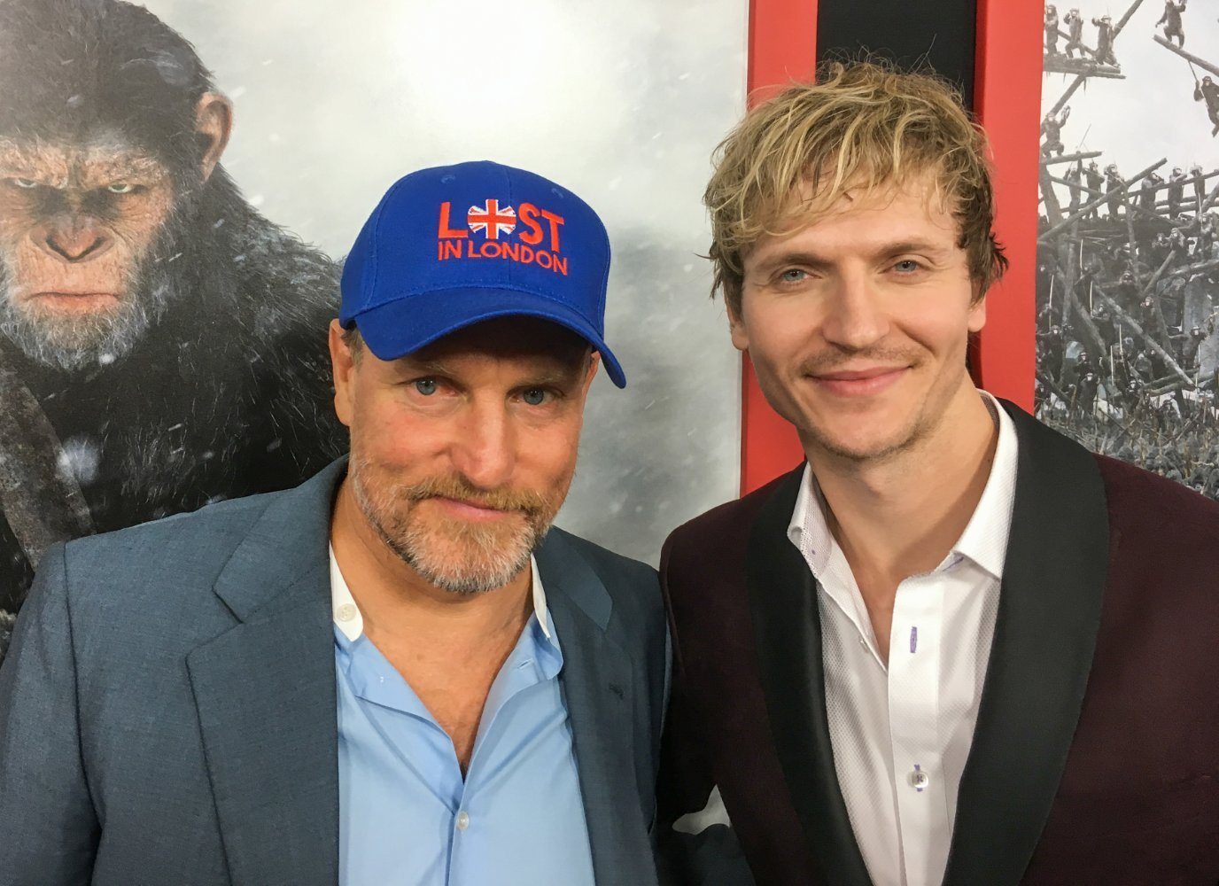 Chad Rook och Woody Harrelson under en visning av "Apornas Planet: Striden".