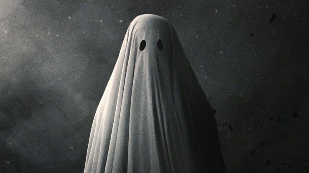 Casey Affleck som spöke i A Ghost Story. Spöket får ses som ett av filmvärldens mest ikoniska filmmonster. 