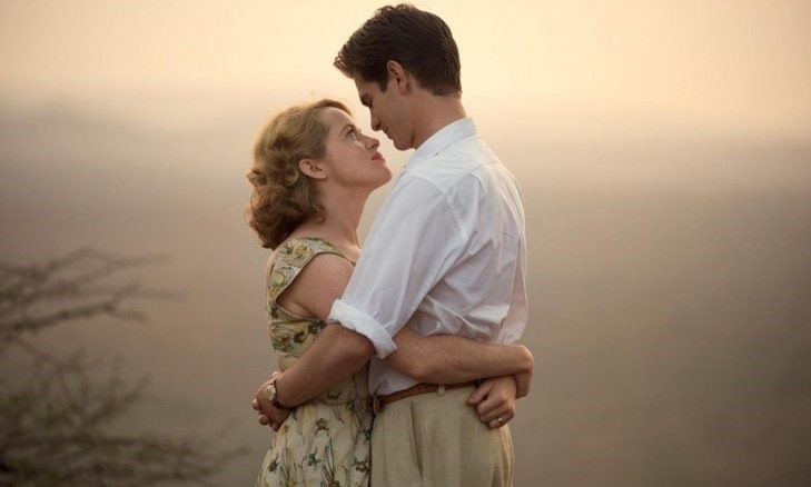 Andrew Garfield och Claire Foy i Andy Serkis drama Breathe. 