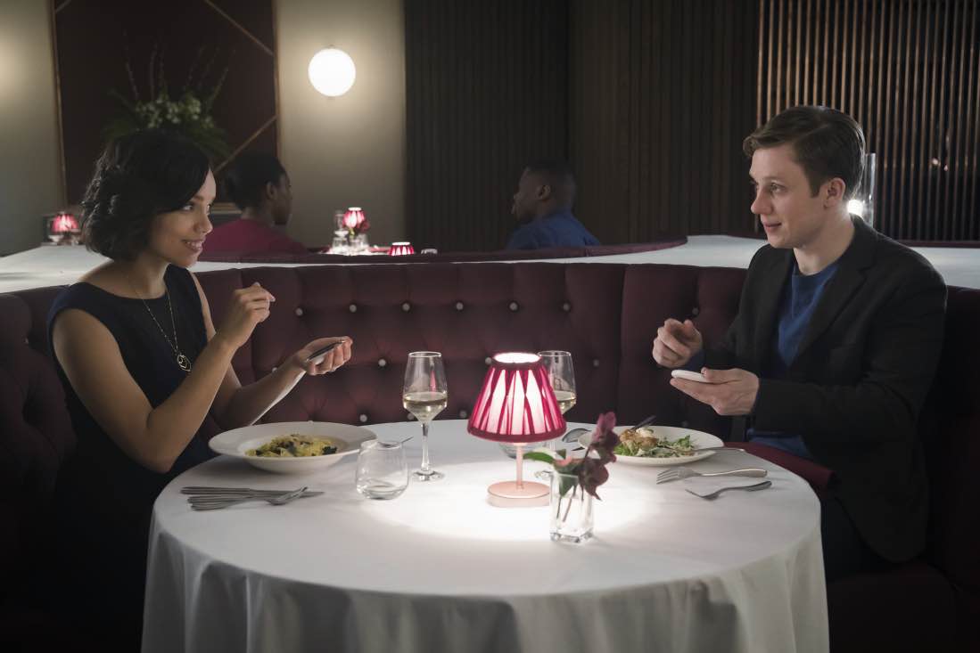 Date night i Black Mirror-avsnittet Hang the DJ