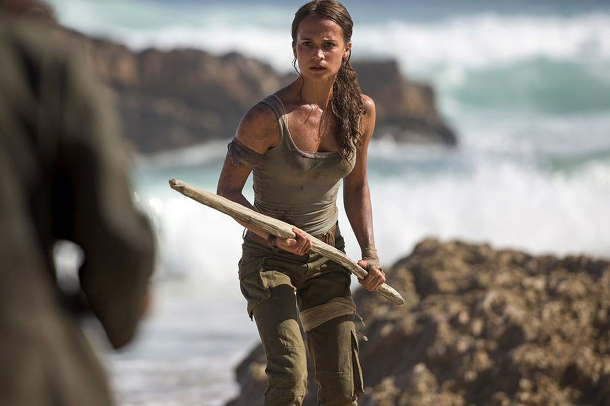 På bilden kan du se Alicia Vikander som spelar Lara Croft