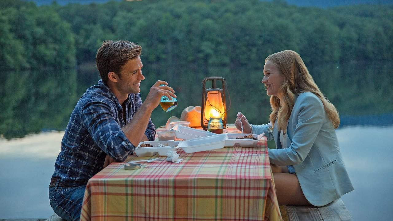 Scott Eastwood och Britt Robertson i The Longest Ride.