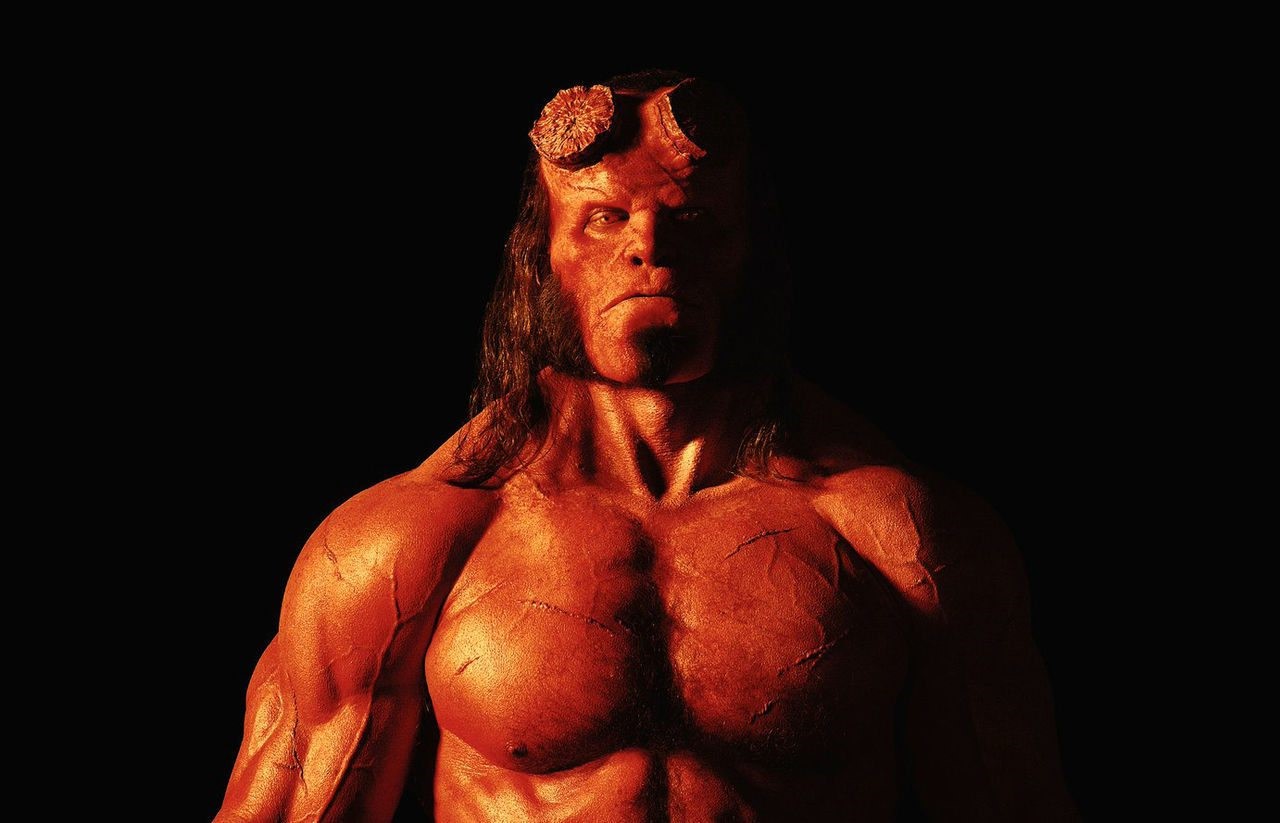 David Harbour som Hellboy.