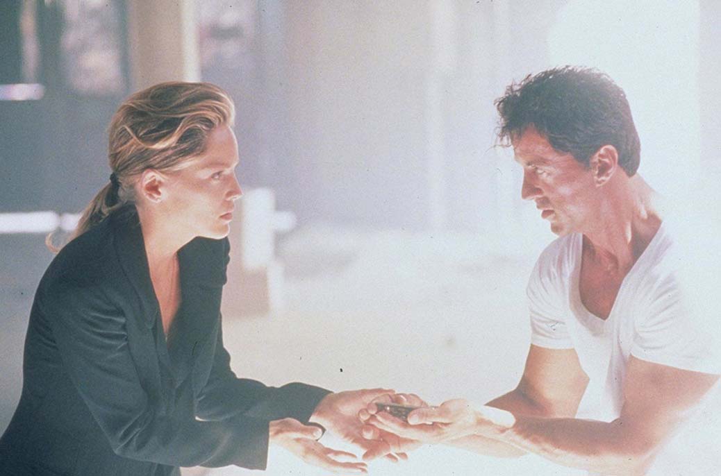 BILD: Sharon Stone och Sylvester Stallone i The Specialist.