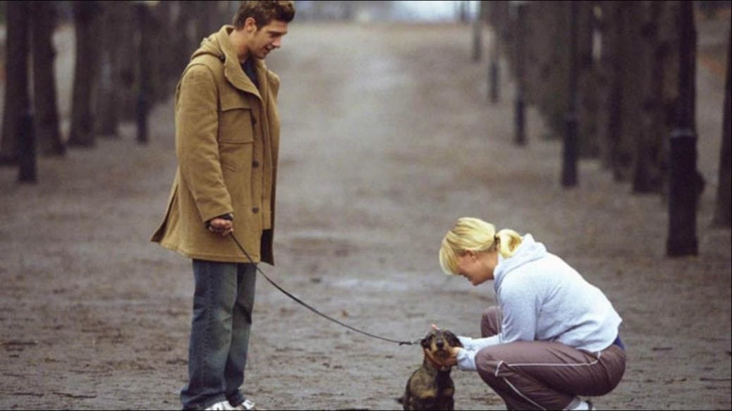 Linus Wahlgren och Josephine Bornebusch i Hundtricket.