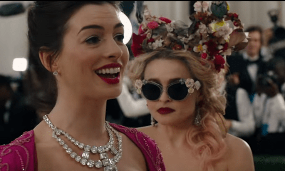 Helena Bonham Carter och Anne Hathaway i Ocean's Eight