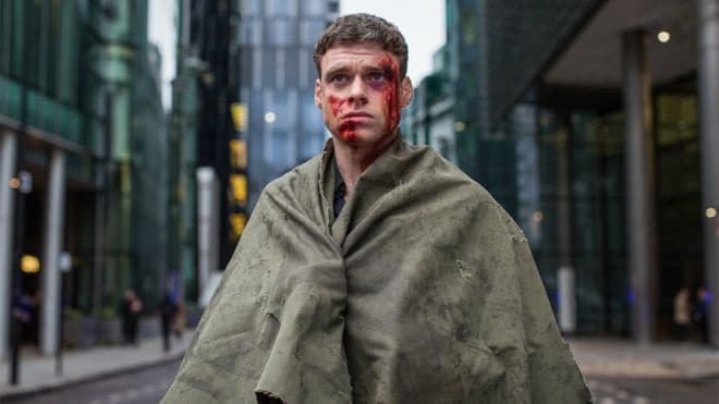 En blodig Richard Madden i Bodyguard.