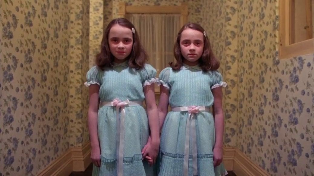 Bild på tvillingarna i The Shining