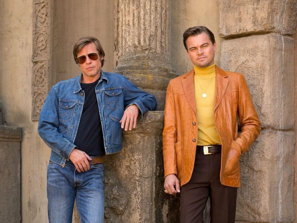 På bilden ser du Brad Pitt och Leonardo DiCaprio