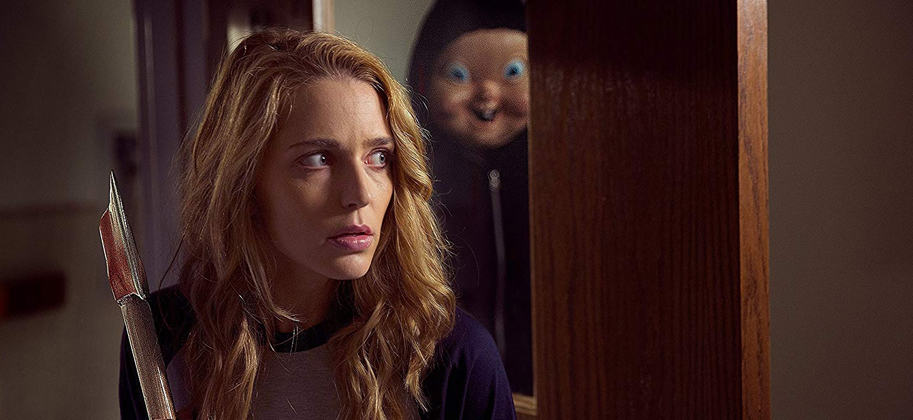 Jessica Rothe och mördaren i Happy Death Day 2 U.