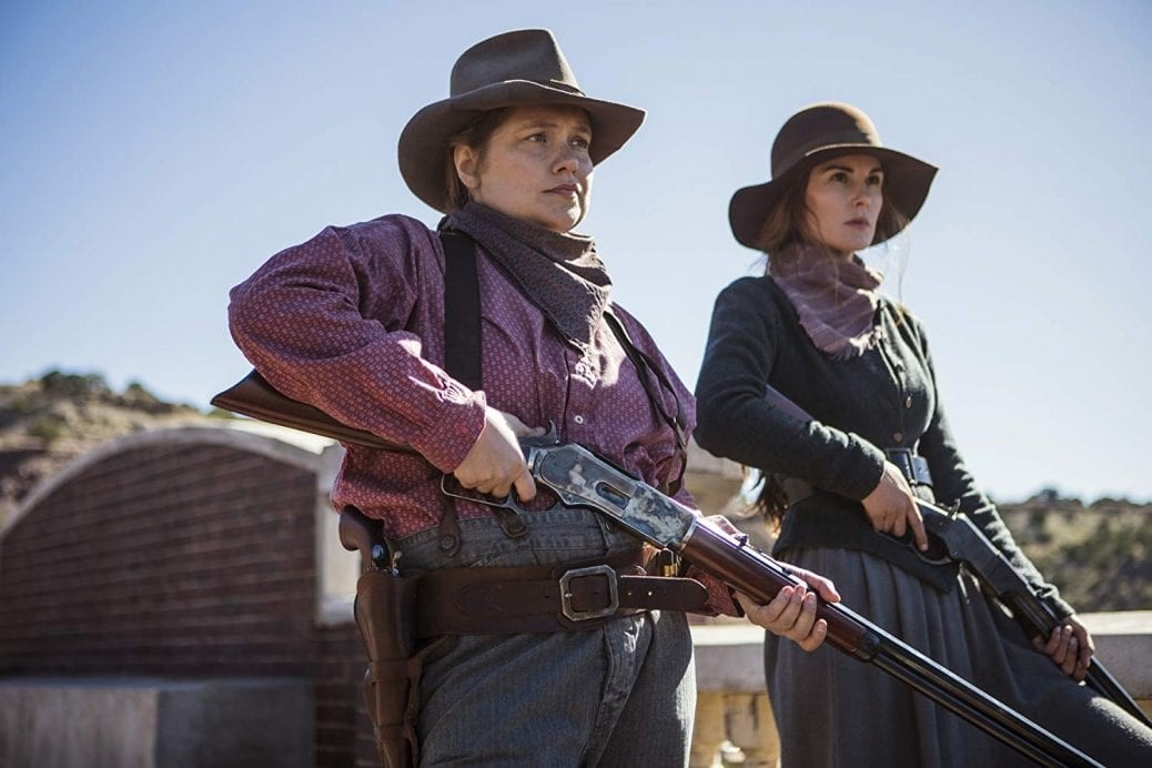 Merritt Wever och Michelle Dockery som Mary Agnes och Alice i Godless