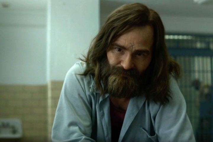 Damon Herriman som Charles Manson i Netflix-serien Mindhunter. 