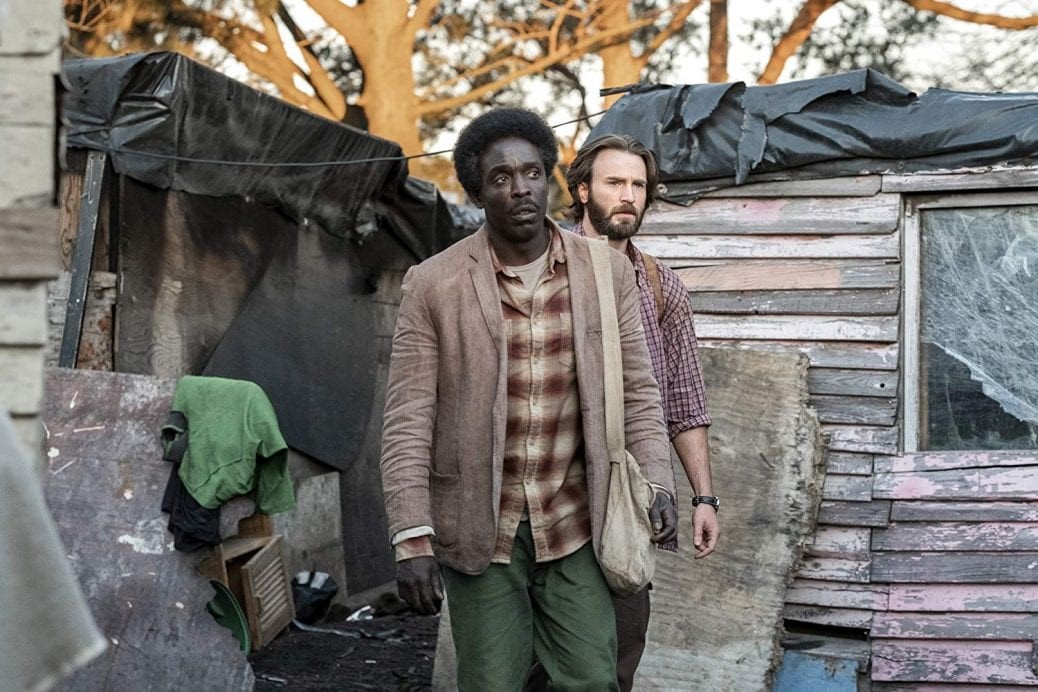 Chris Evans och Michael Kenneth Williams i The Red Sea Diving Resort. 