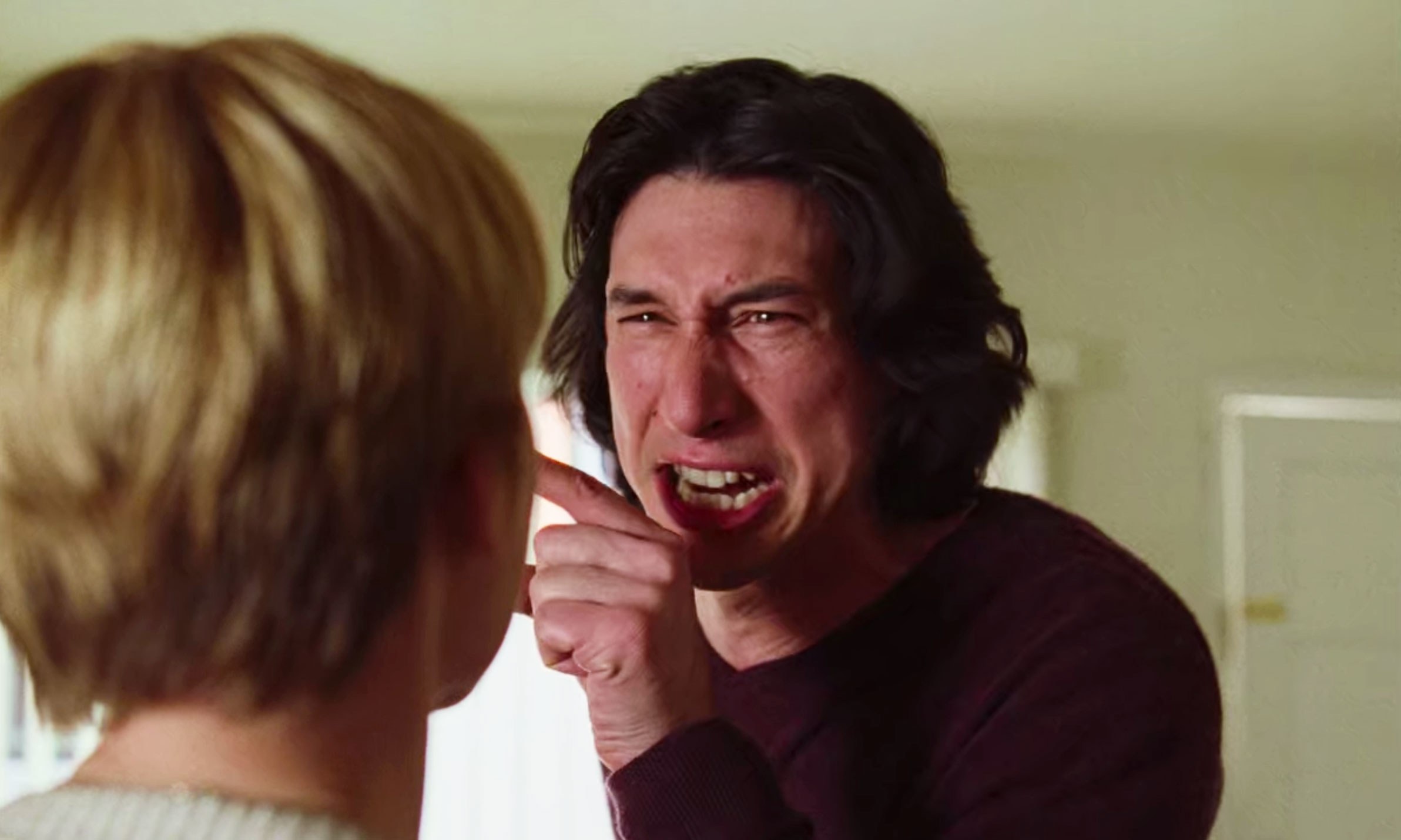 Adam Driver förtjänar nästan en Osarsnominering för rödheten i sitt ansikte i den här scenen i Marriage Story. Foto: Netflix.