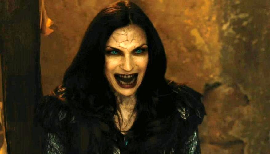 "Woohoo! Jag behöver inte sälja mitt hus!". Famke Janssen kunde betala av sitt huslån tack vare sin medverkan i Hansel & Gretel: Witch Hunters. Foto: Paramount Pictures.