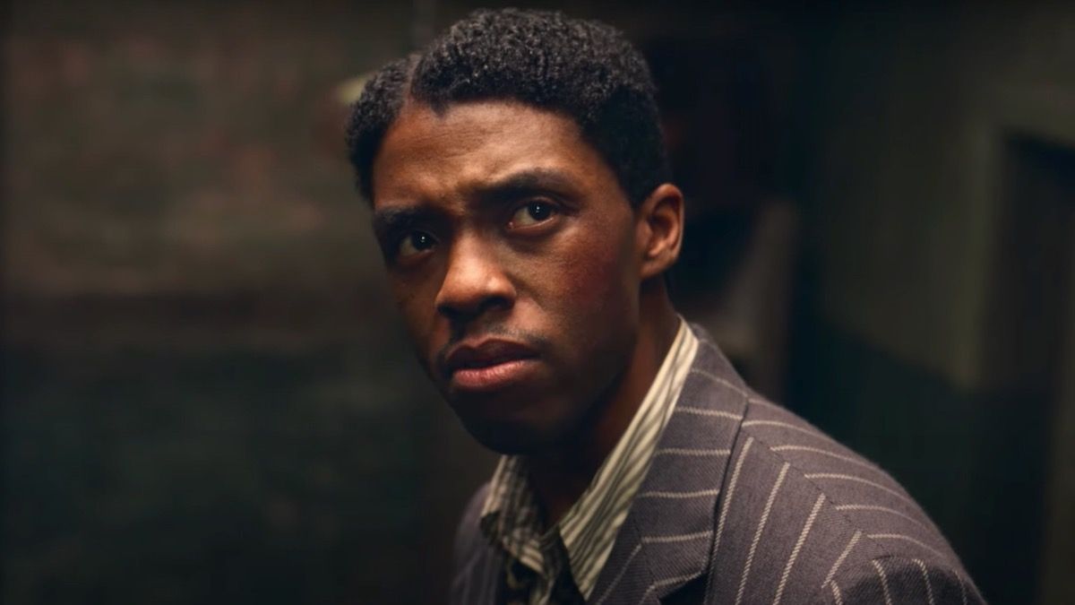 Chadwick Boseman (1976-2020) var en personerna som hyllades under inslaget In Memoriam. Foto: Netflix.