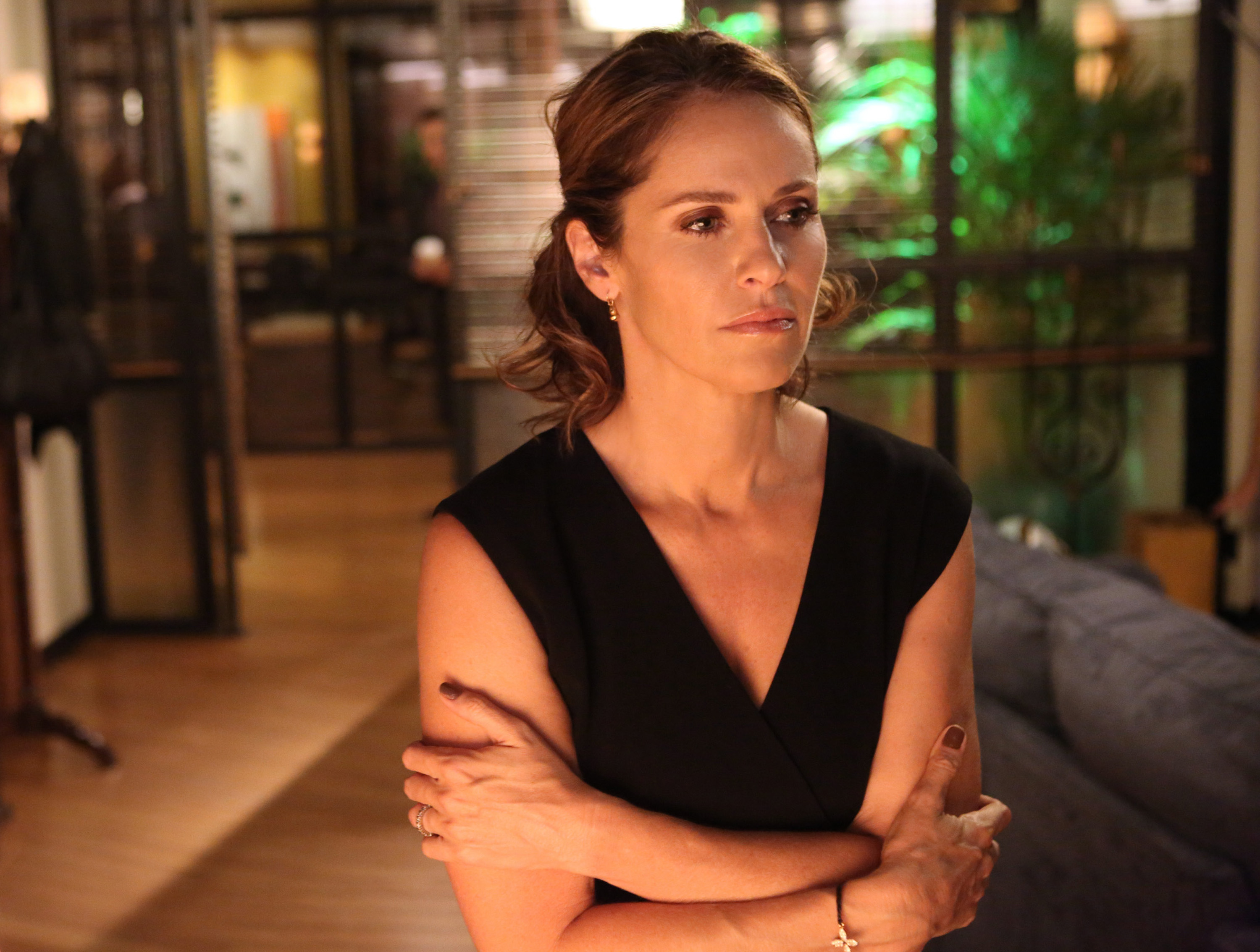 Vi kan alltid hoppas att Violet Turner (Amy Brenneman) i Private Practice funderar på ett karriärbyte här. Foto: Viaplay.