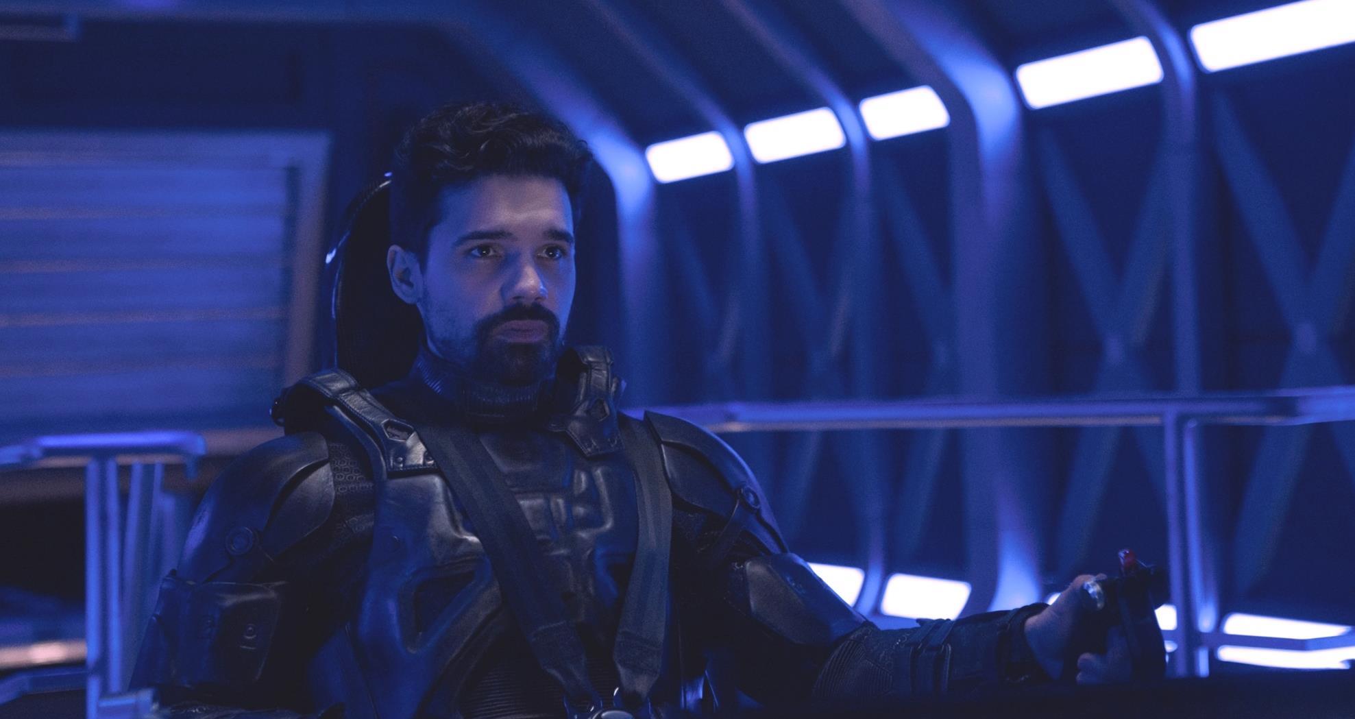 Besättningen på The Rocinante, med James Holden (Steven Strait) i spetsen har lite för lite att göra under den sista säsongen av The Expanse