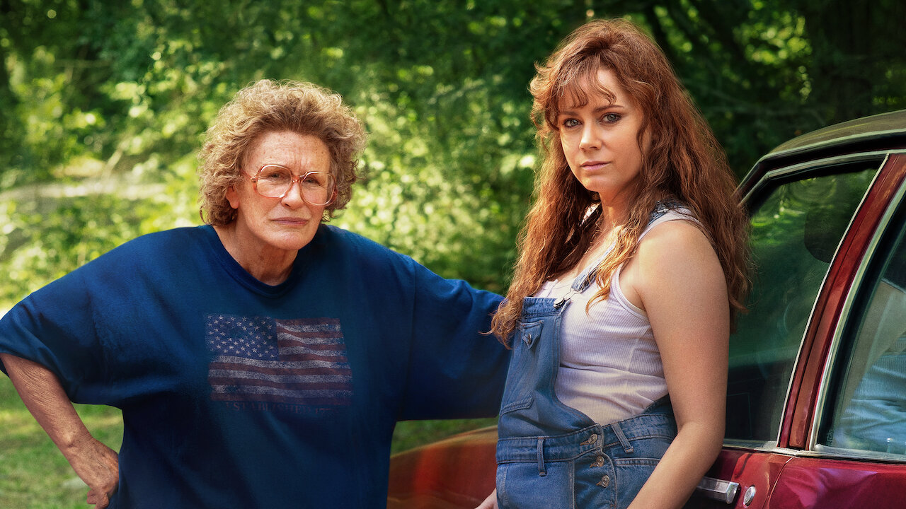 Hillbilly Elegy, med bland annat Glenn Close och Amy Adams i rollerna, sågades av kritikerna, men lyckades ändå knipa ett par Oscarsnomineringar. Foto: Netflix.