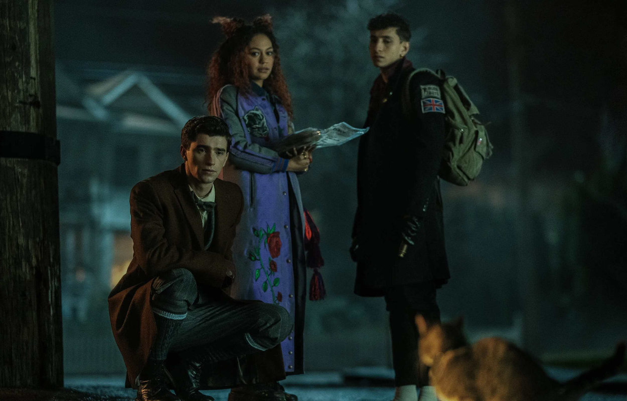 George Rexstrew, Kassius Nelson och Jayden Revri i Dead Boy Detectives. Foto: Netflix