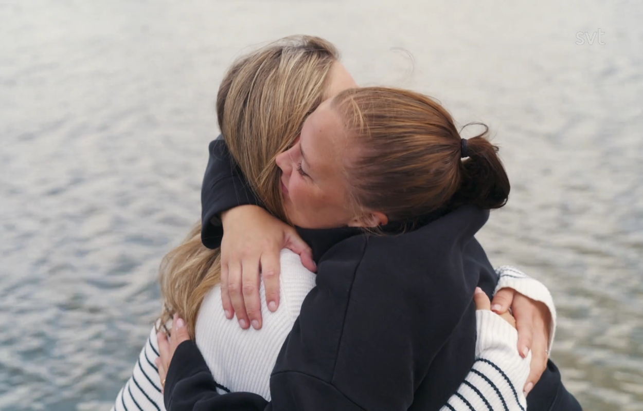 Emmy och Linnea har funnit varandra under "Gift vid första ögonkastet" 2024. Foto: SVT