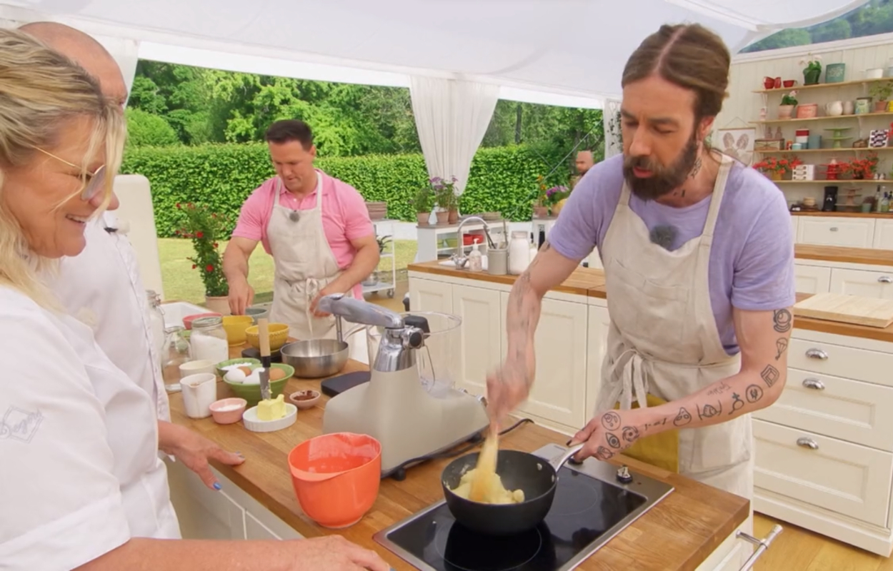 Martin och Micael bakar Eclairs i Hela kändis-Sverige Bakar 2024. Foto: TV4