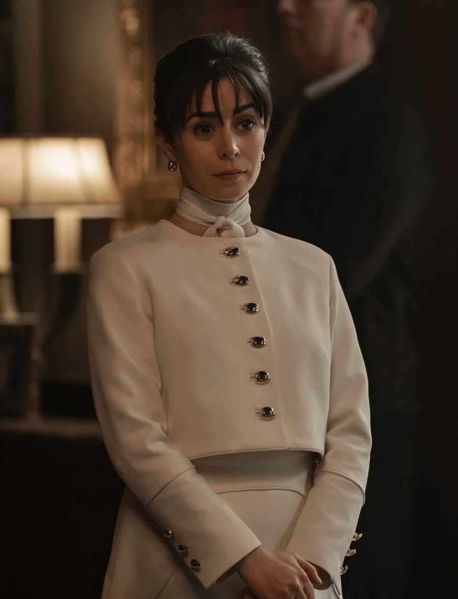 Cristin Milioti som Sofia Falcone