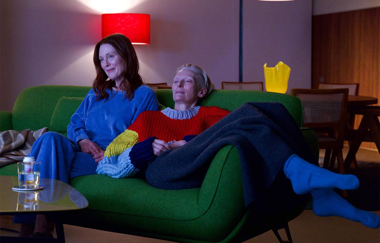 Recension: The Room Next Door (2024) – Pedro Almodóvar gör en Bergman