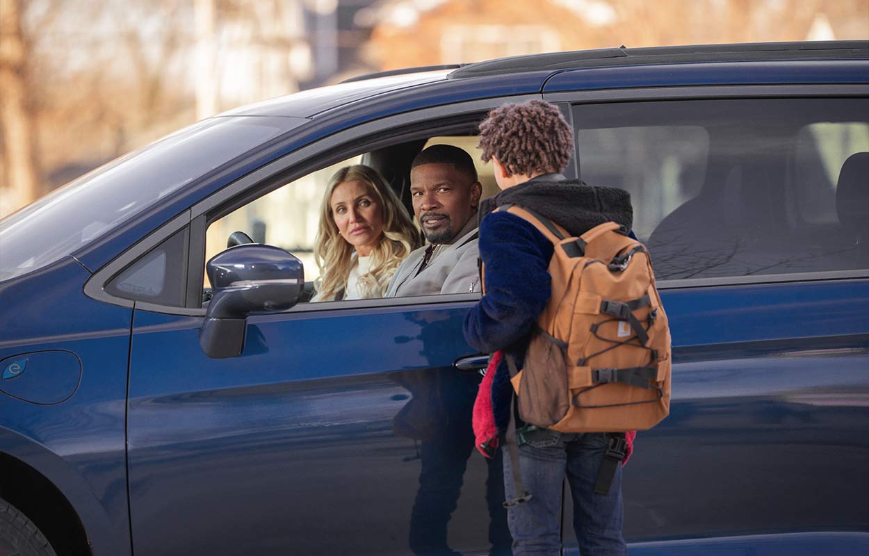 Cameron Diaz och Jamie Foxx i Back in Action. Foto: Netflix.